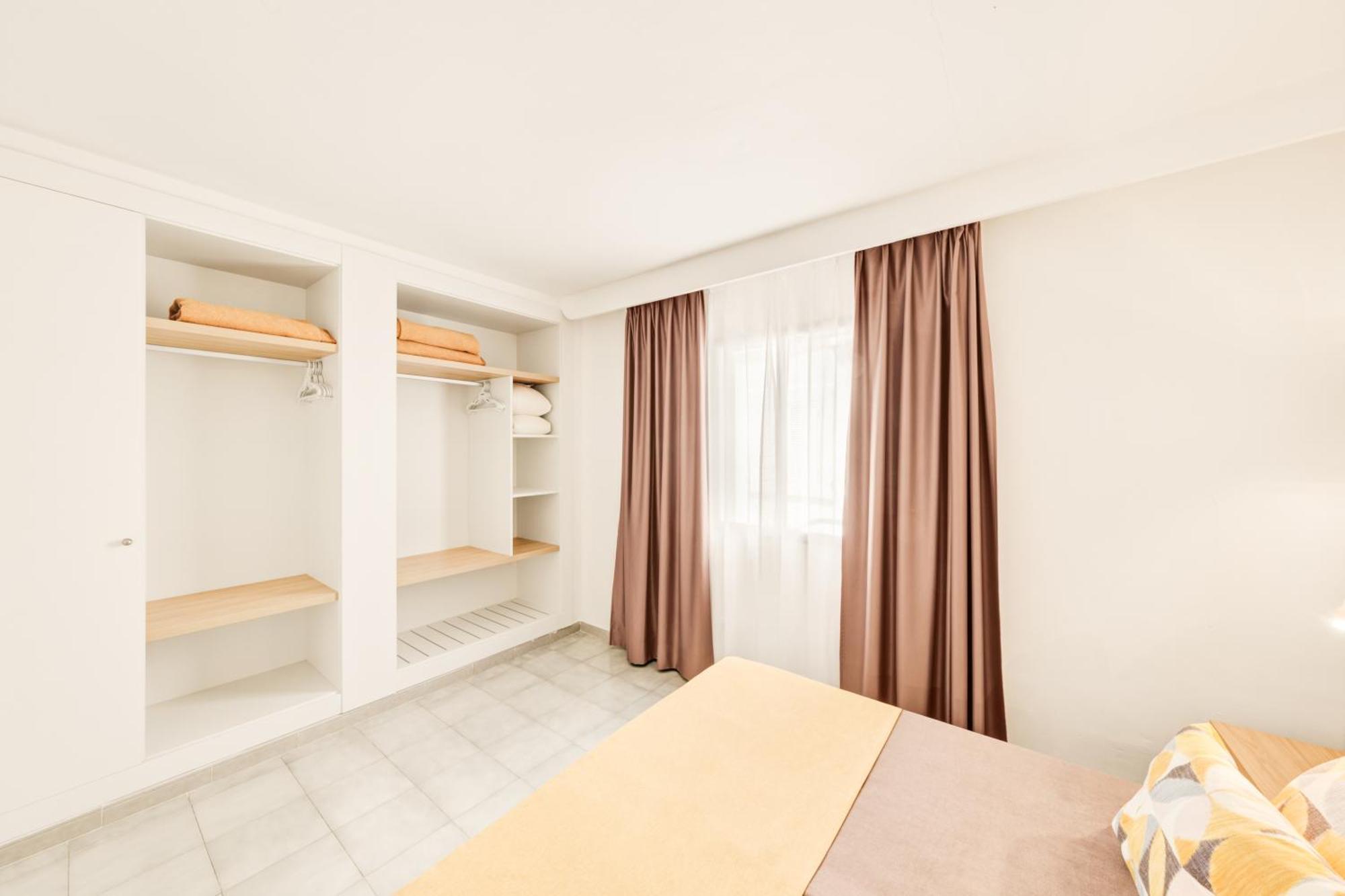 อปาร์ตาเมนโตส บิสตา คลับ Aparthotel ซานตาปอนซา ภายนอก รูปภาพ