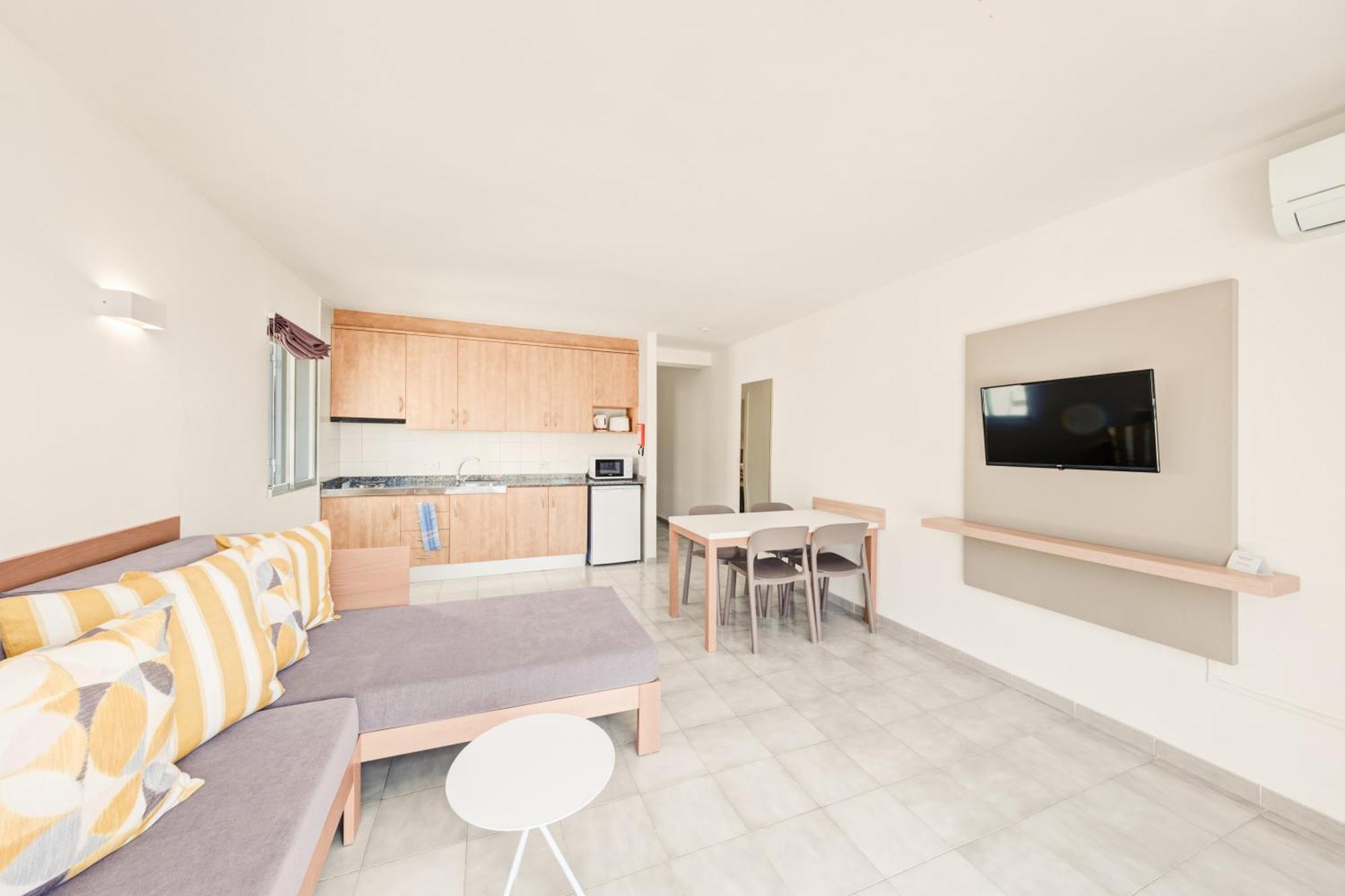 อปาร์ตาเมนโตส บิสตา คลับ Aparthotel ซานตาปอนซา ภายนอก รูปภาพ