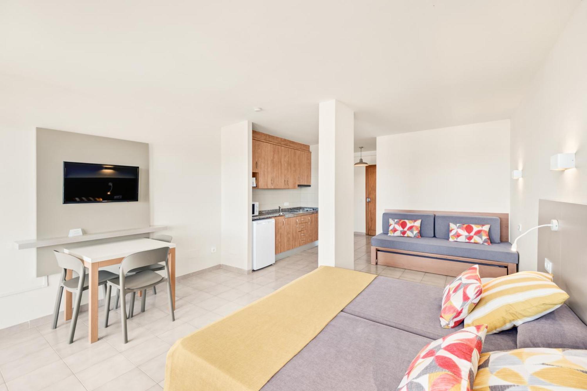 อปาร์ตาเมนโตส บิสตา คลับ Aparthotel ซานตาปอนซา ภายนอก รูปภาพ