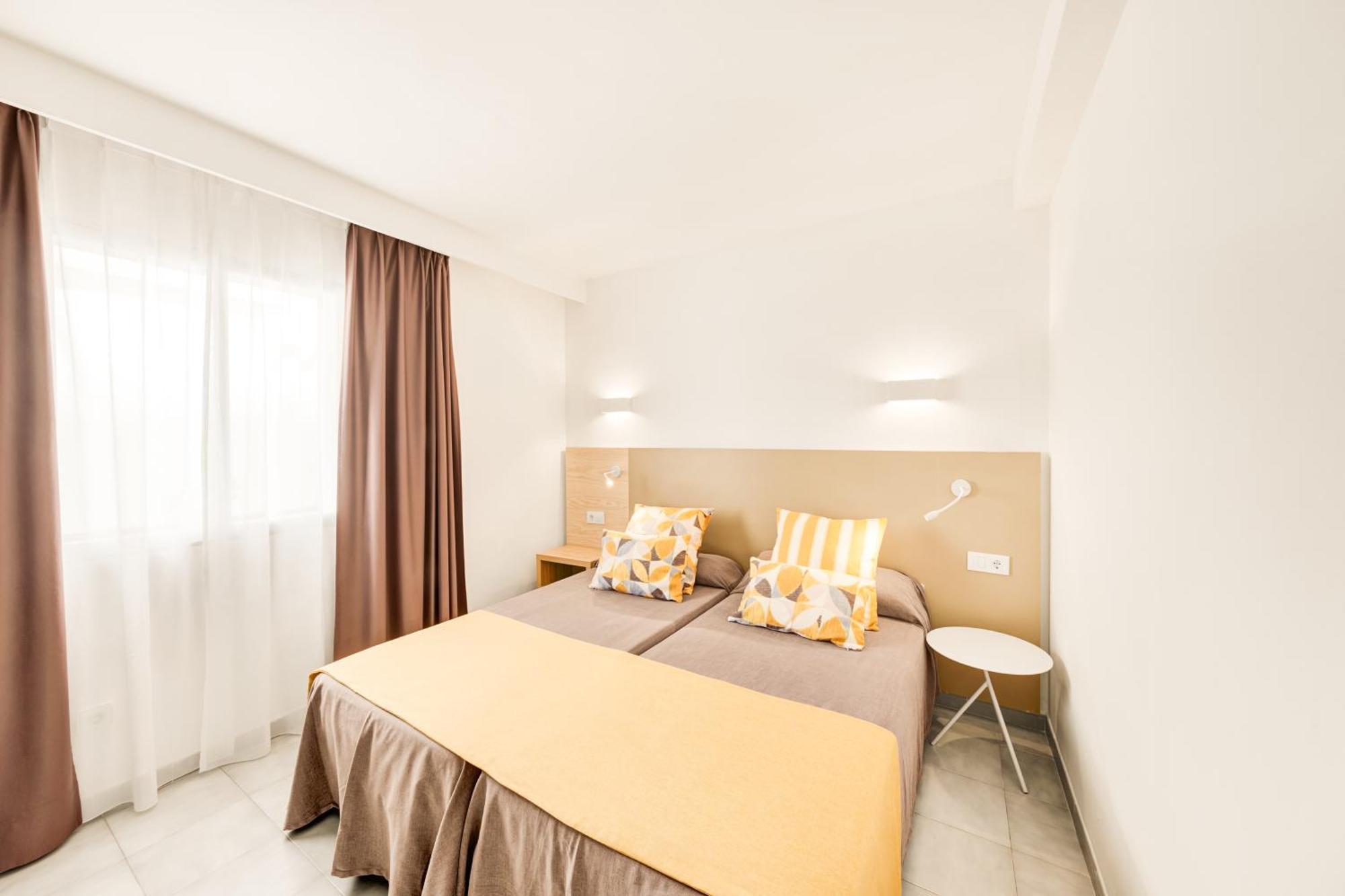 อปาร์ตาเมนโตส บิสตา คลับ Aparthotel ซานตาปอนซา ภายนอก รูปภาพ