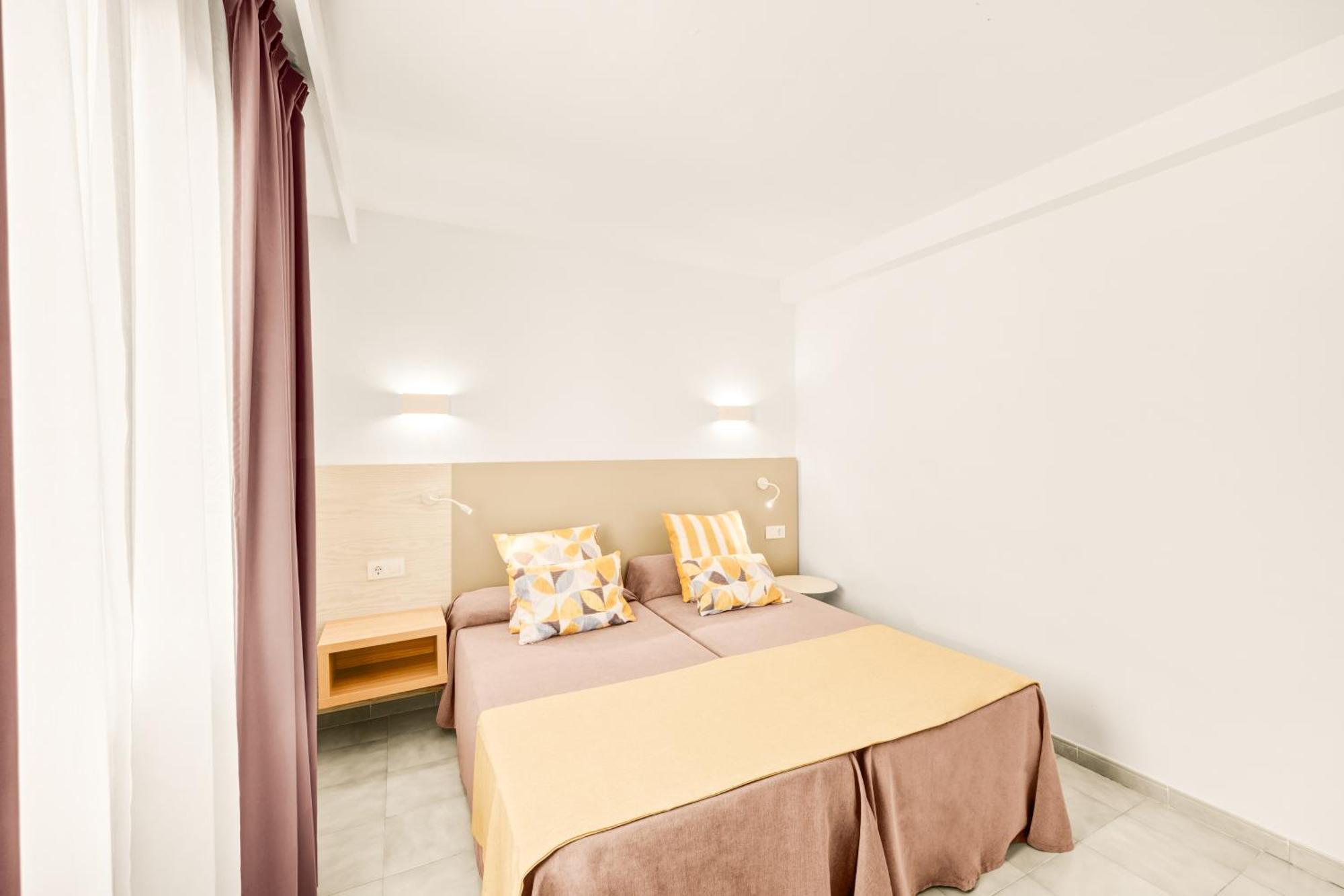 อปาร์ตาเมนโตส บิสตา คลับ Aparthotel ซานตาปอนซา ภายนอก รูปภาพ